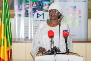 Lire la suite à propos de l’article 𝐄𝐒𝐒 𝐞𝐭 𝐝𝐞́𝐜𝐞𝐧𝐭𝐫𝐚𝐥𝐢𝐬𝐚𝐭𝐢𝐨𝐧 : 𝐥𝐚 𝐟𝐢𝐧𝐚𝐥𝐞 𝐝𝐞𝐬 “𝐍𝐚𝐯𝐞́𝐭𝐚𝐧𝐞𝐬 𝐝𝐞 𝐃𝐞́𝐛𝐚𝐭𝐭𝐨𝐧𝐬” 𝐦𝐞𝐭 𝐞𝐧 𝐚𝐯𝐚𝐧𝐭 𝐥𝐞 𝐫𝐨̂𝐥𝐞 𝐝𝐞𝐬 𝐜𝐨𝐥𝐥𝐞𝐜𝐭𝐢𝐯𝐢𝐭𝐞́𝐬