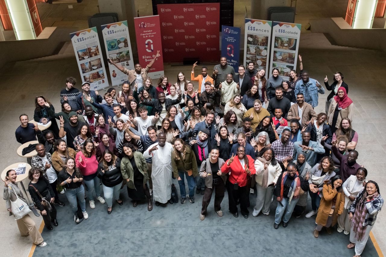 You are currently viewing La délégation internationale jeunesse francophone lance son hackathon solidaire à Bordeaux