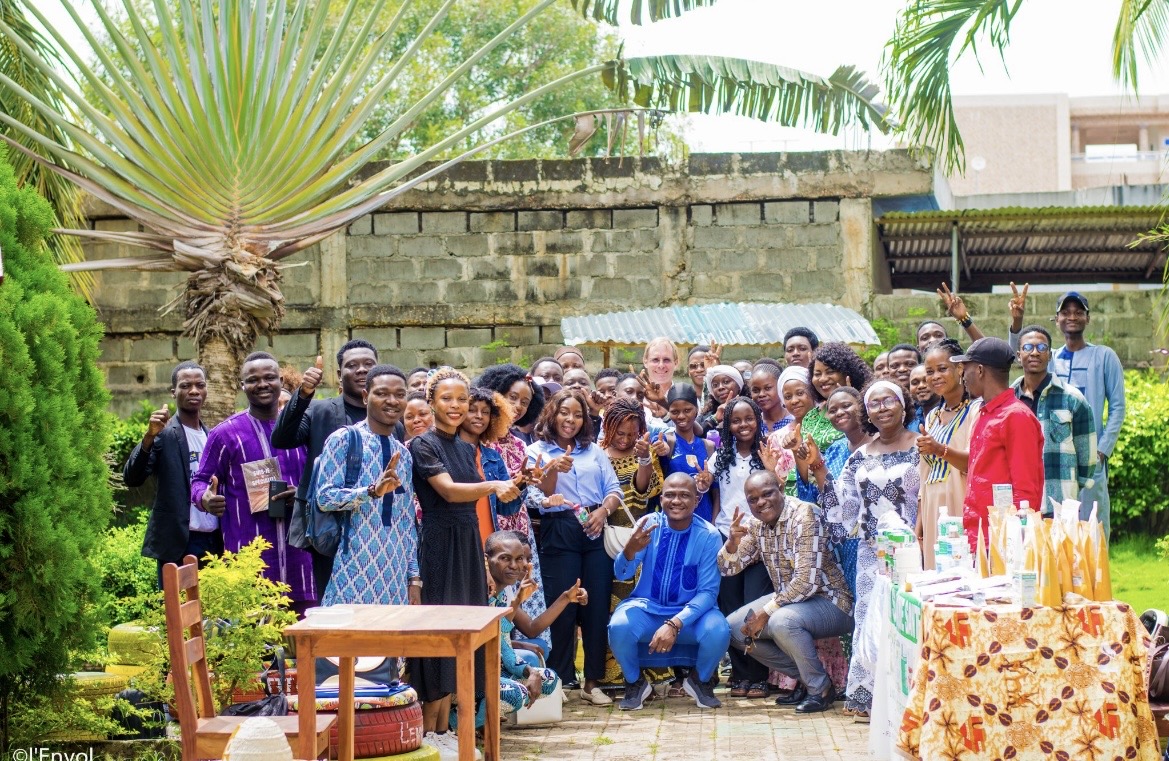 Lire la suite à propos de l’article L’Ambassadeur de l’Union européenne échange avec les jeunes entrepreneurs béninois au Talk-Show « Ton échec, ton succès »