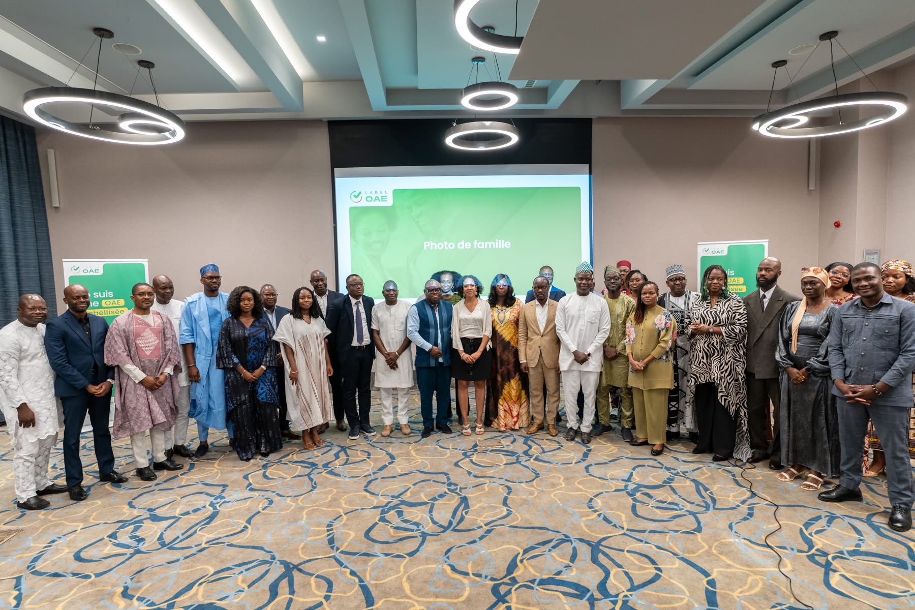 You are currently viewing Un vent d’encouragement pour l’écosystème entrepreneurial au Bénin : 15 OAE labellisées reçoivent leurs subventions